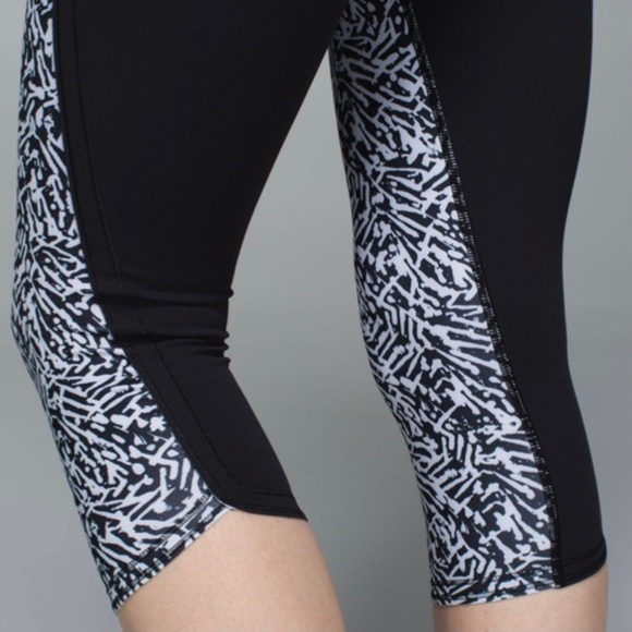 Lululemon Top Speed Cropped Running Leggings (17" Inseam) - Picture 4 of 9